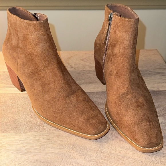 NWOT Linea Paolo Windy Snip Toe Bootie Color Mushroom Size 8 - Picture 5 of 15